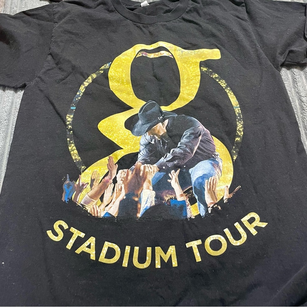 Garth Brooks Stadium Tour Shirt Small, Preowned